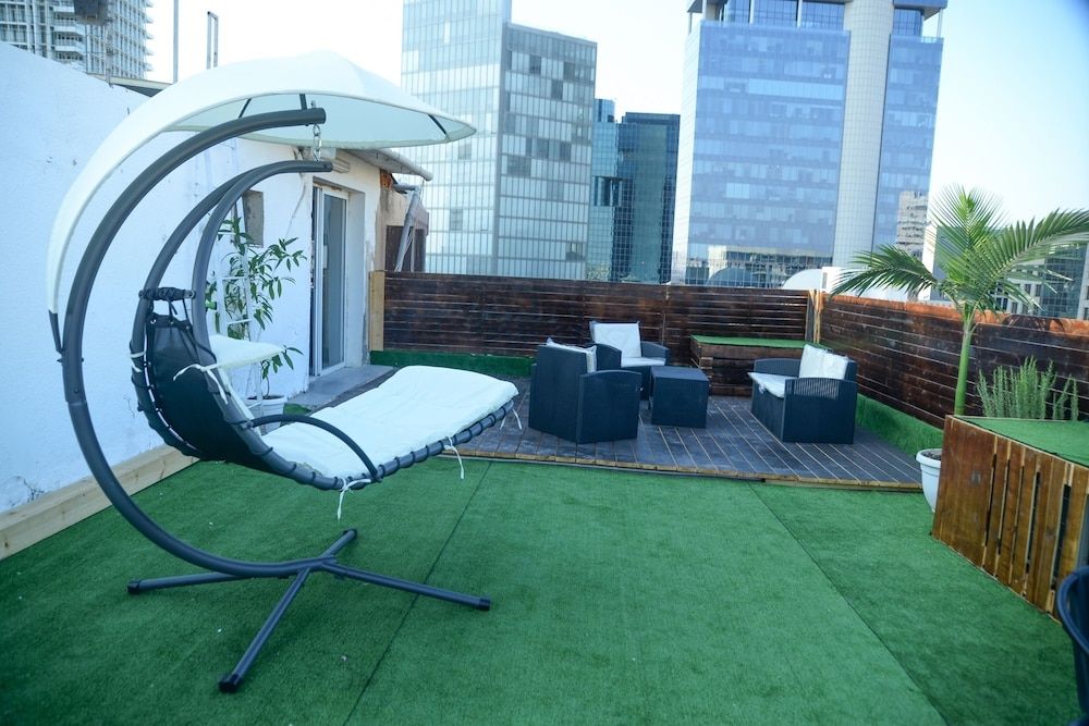 Rooftop Apartment Overlooking Rothschild 1