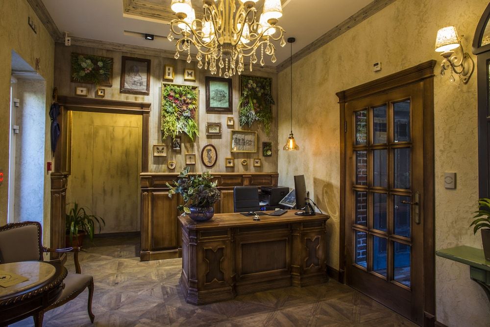 Chestniy Chekhov Hotel 2