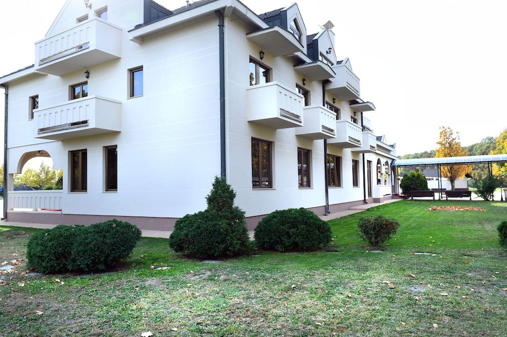 Hotel Kovilovo 1
