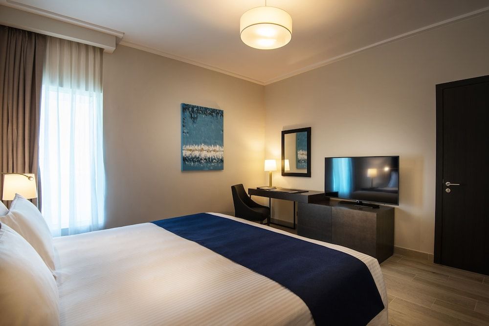 Centara West Bay Residences & Suites 2