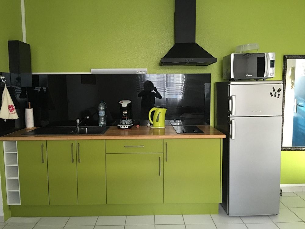 Apartment With one Bedroom in Le Gosier, With Enclosed Garden and Wifi 2