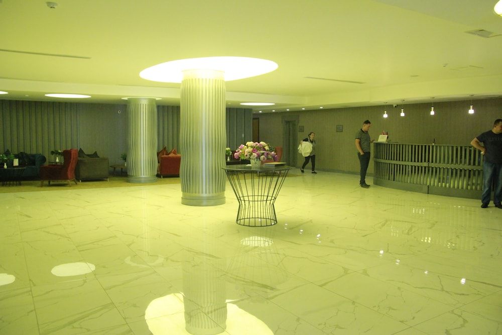 SKY HOTEL 2