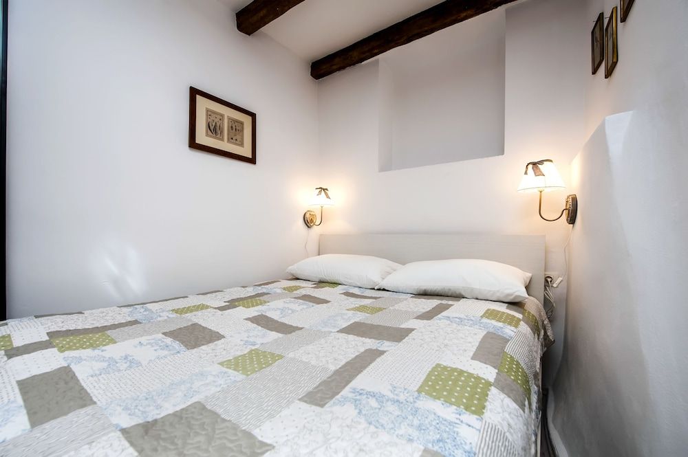 Apartment and Studio CA 3 VIE 2