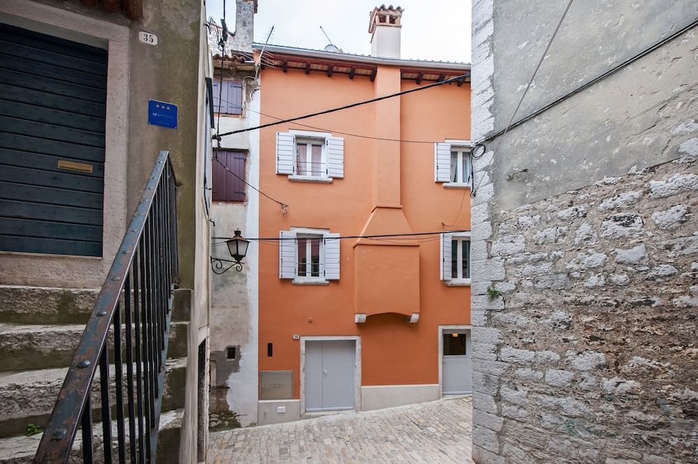 Apartment and Studio CA 3 VIE -1 estrellas en Rovinj