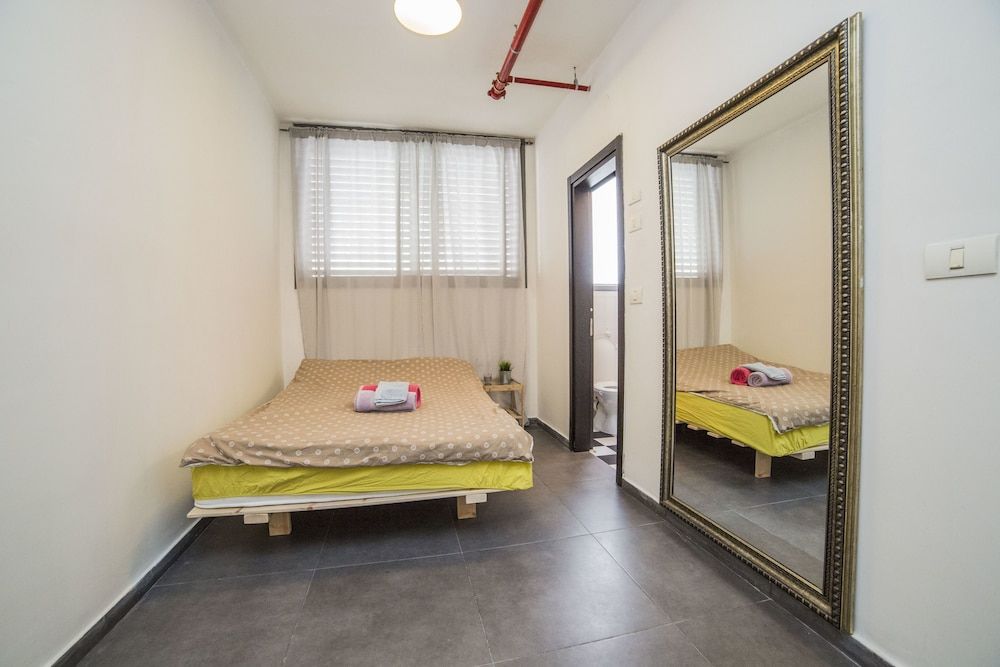 Ha-Yetsira Studios 2