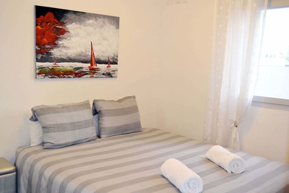 Cozy & Modern In The Centre Of The City 2