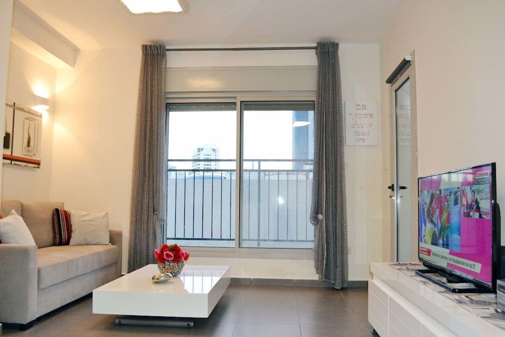 Cozy & Modern In The Centre Of The City 1