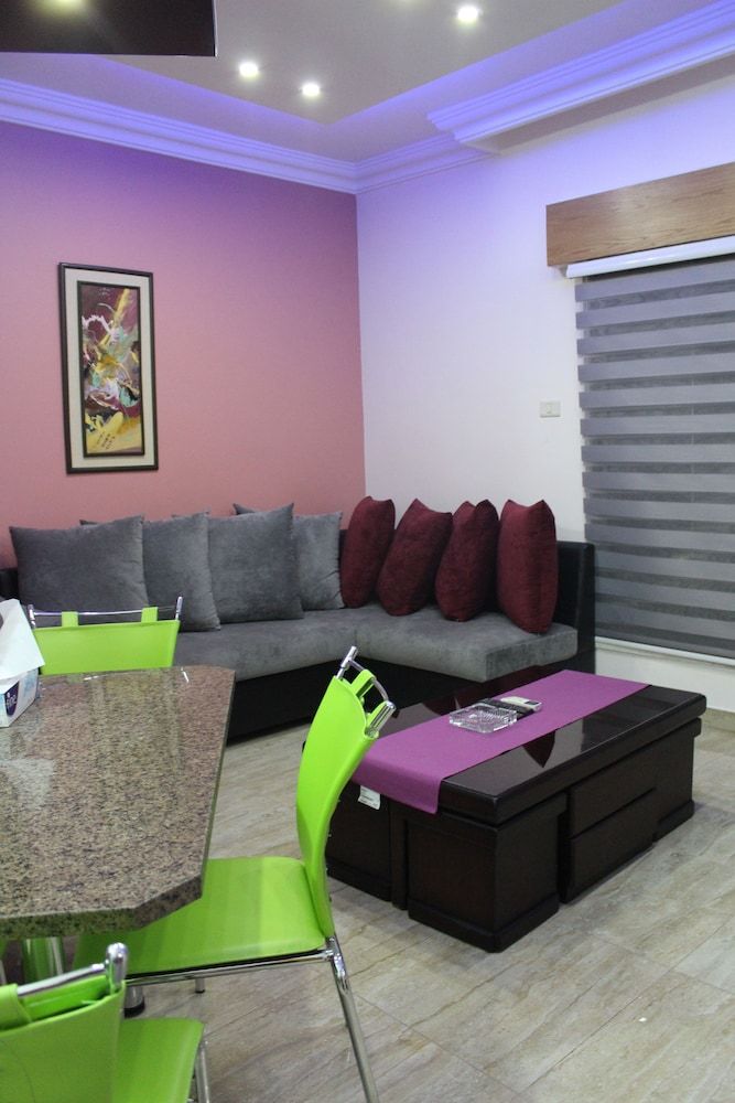 Modern Cosy & Central Location 1