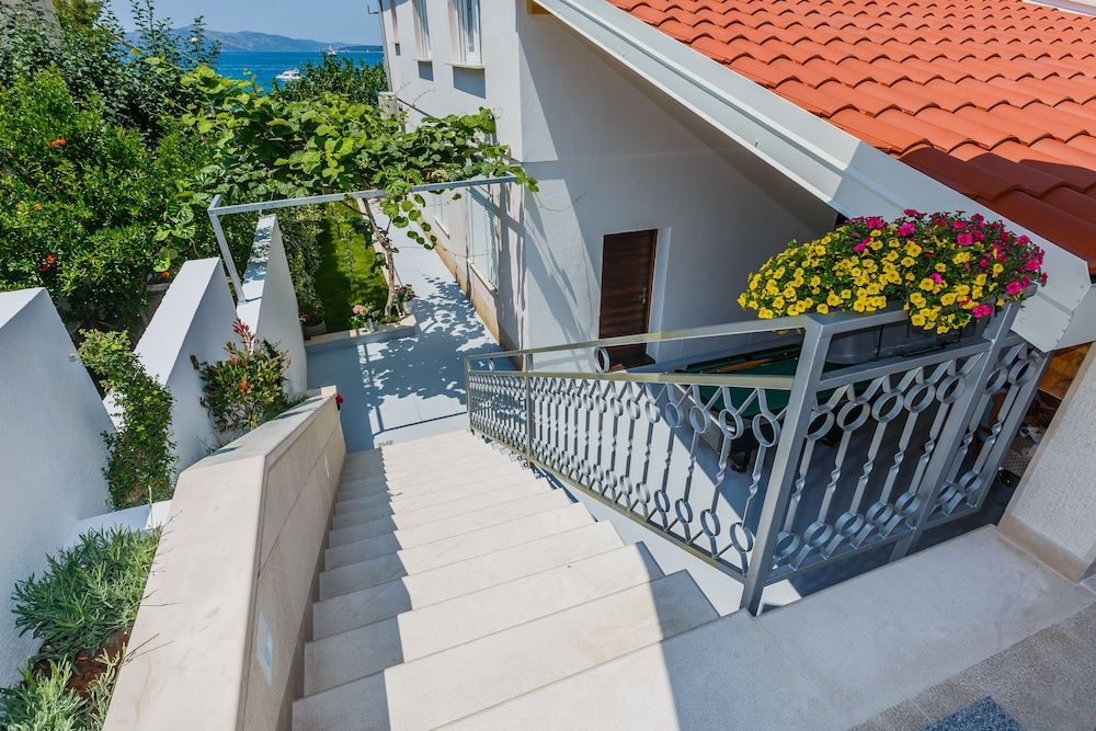 Luxury  Apartments Giovanni with  pool 2