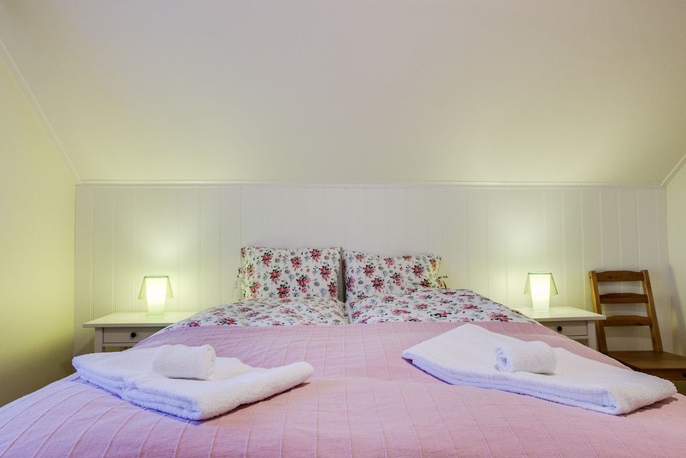 Eldstó Art Café Guesthouse 2