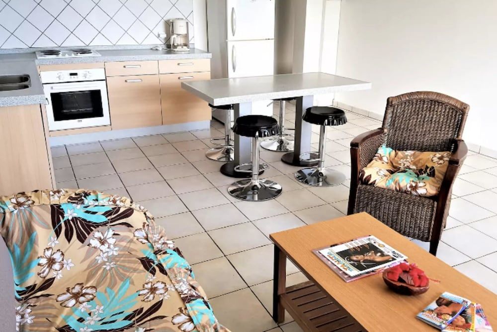 F2 Manureva Iti Apartment 1 3