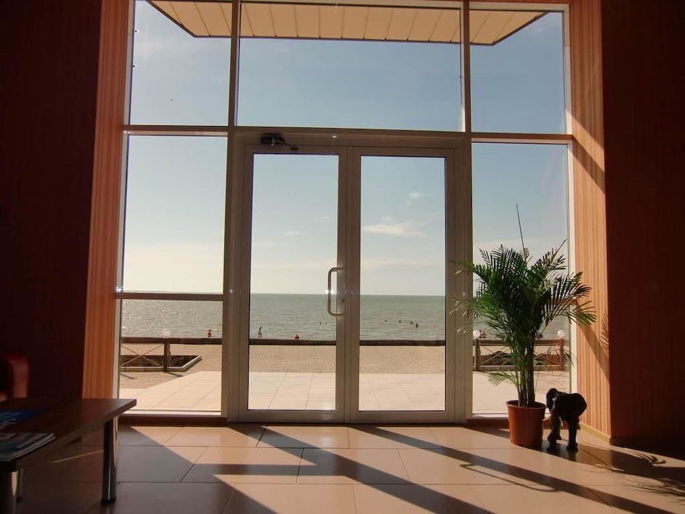 Tropicana Hotel 2