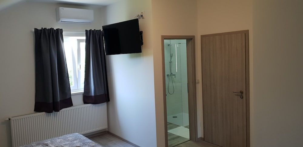 KE-TO Zagreb Airport Rooms 2