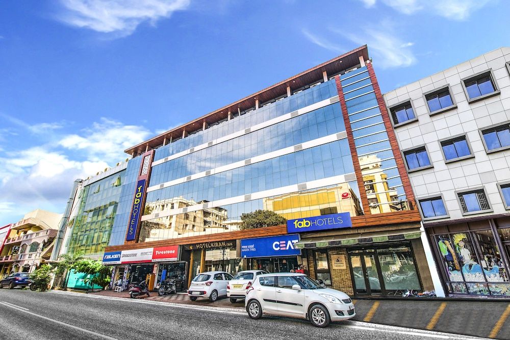 FabHotel Kiran Inn Tukoganj 1