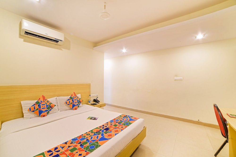 FabHotel Vinflora Banjara Hills 2