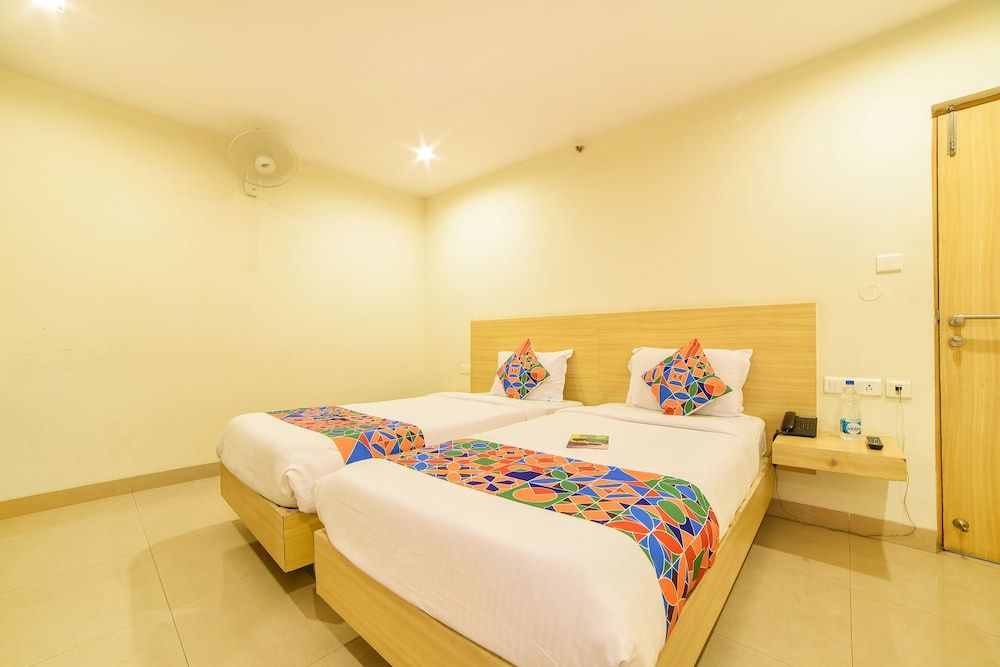 FabHotel Vinflora Banjara Hills 3