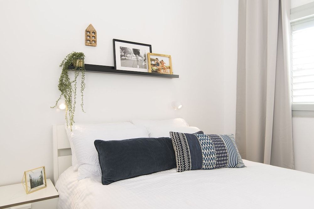 Bauhaus Boutique by TLV2rent 3