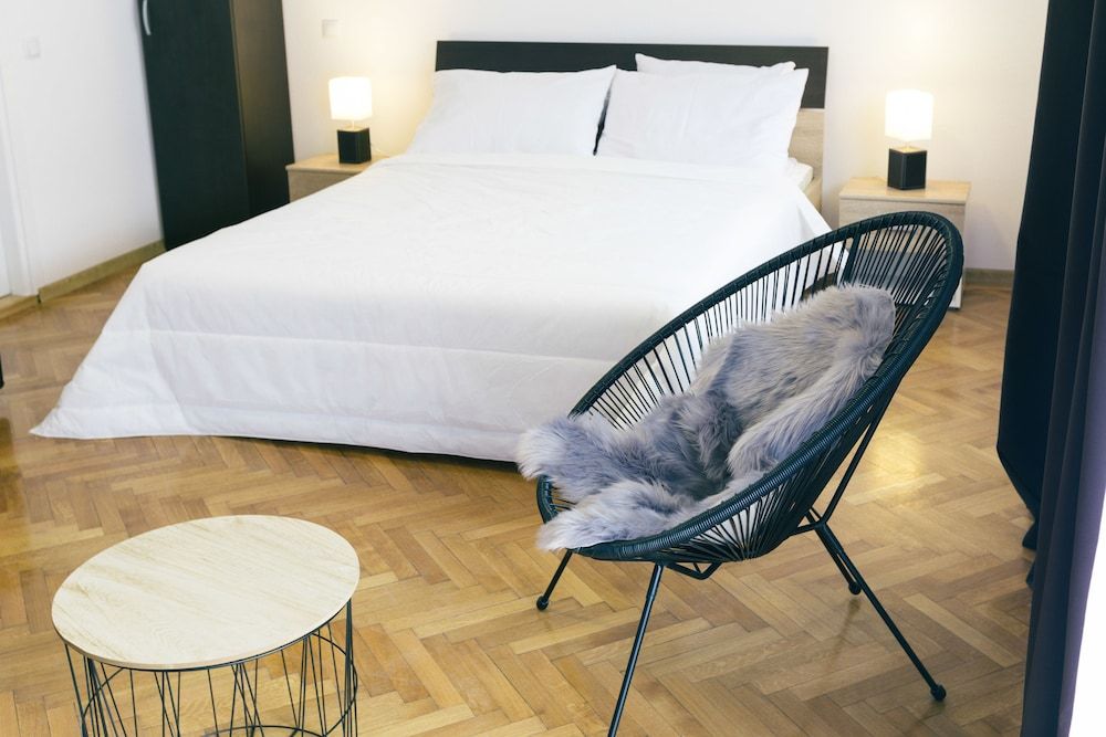 Street View Apartments 3