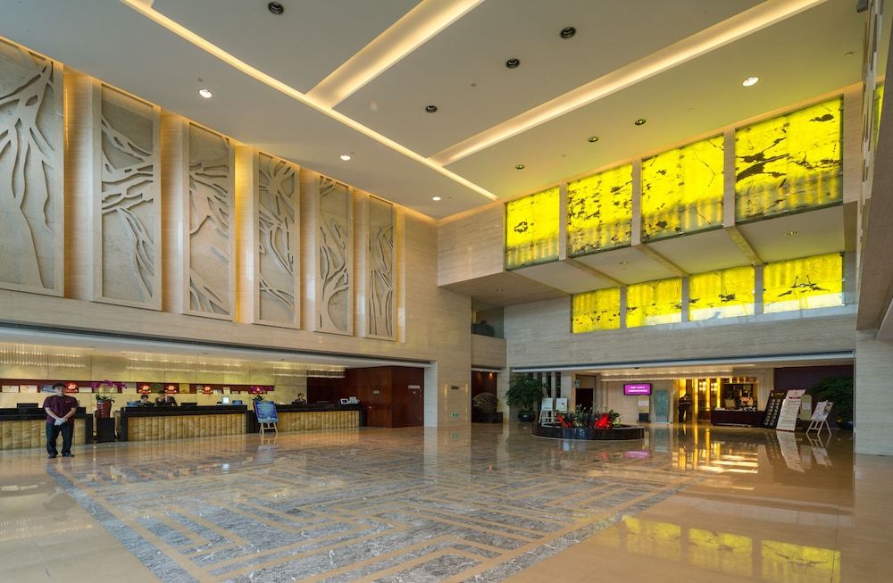 Hangzhou Haiwaihai Crown Hotel 2