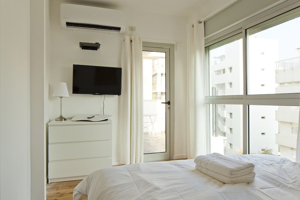 TLV Suites by the sea 3 Rooms 3