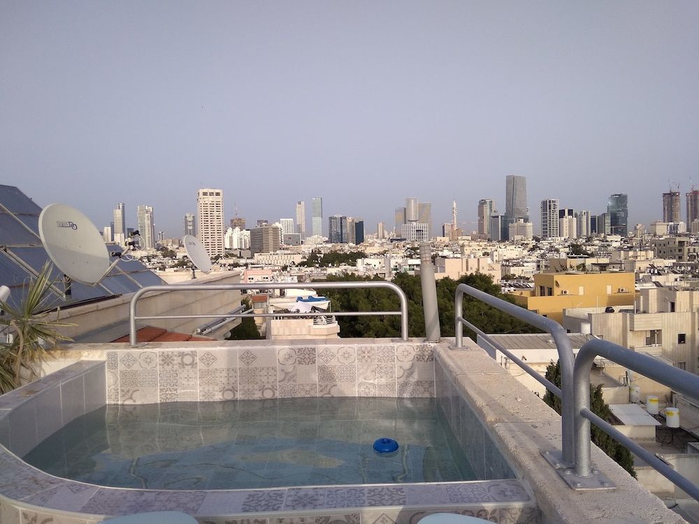 TLV Suites Triplex Penthouse With pool 1