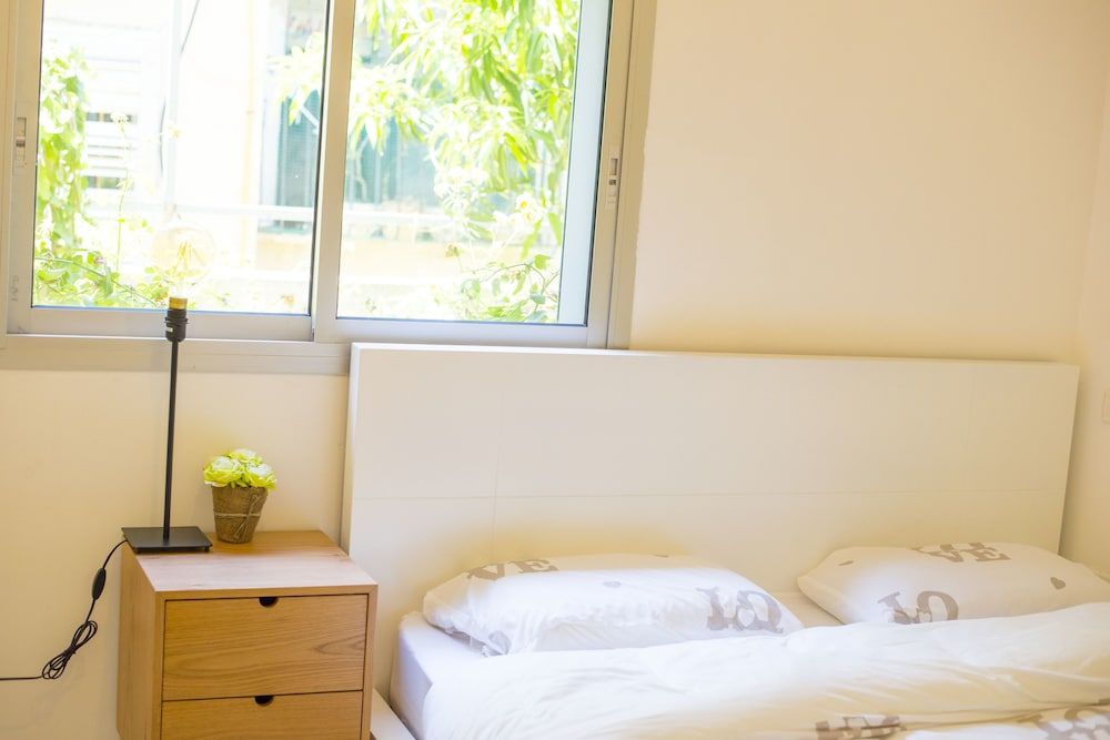 Villa in TLV with a BIG YARD and POOL 2