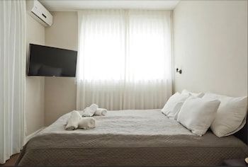 Diagonal-Stay Residency 3