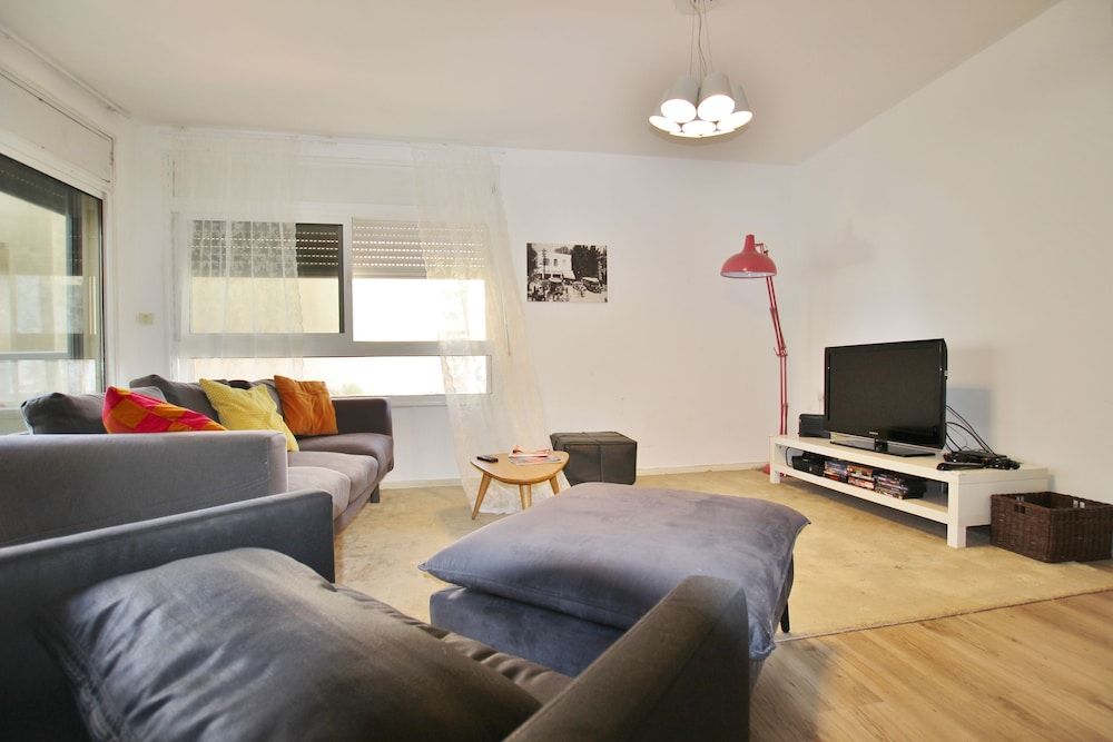 Luxurious Sea View 3BR Pool Spa and Gym 2