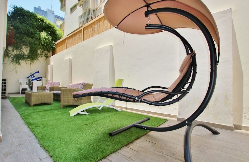 Amazing 3BR Garden Apt near Gordon Beach 1