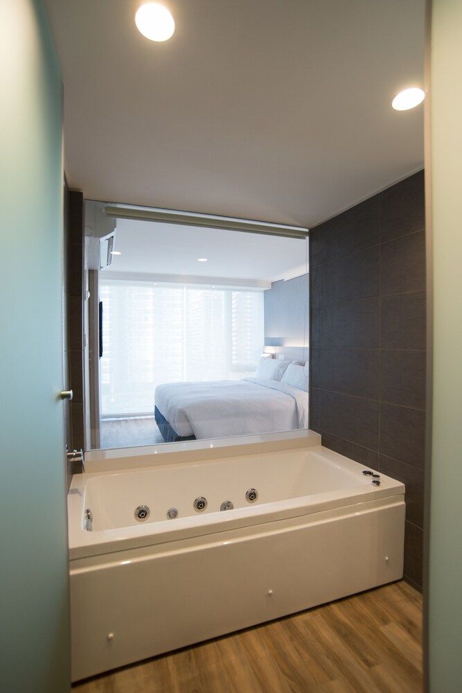 Pullman Viña del Mar San Martín (Ex Atton) 2