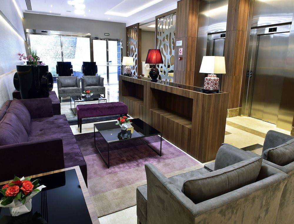 Lamaraz Arts Hotel 2