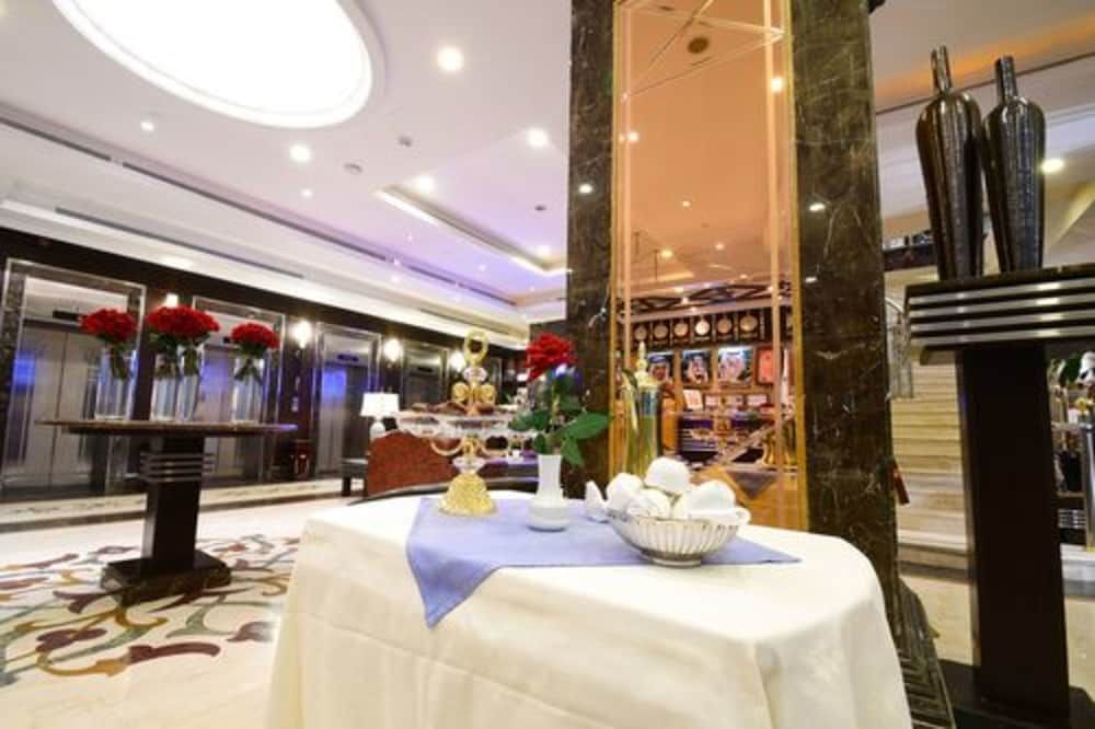 Golden Tulip Al Mektan 3