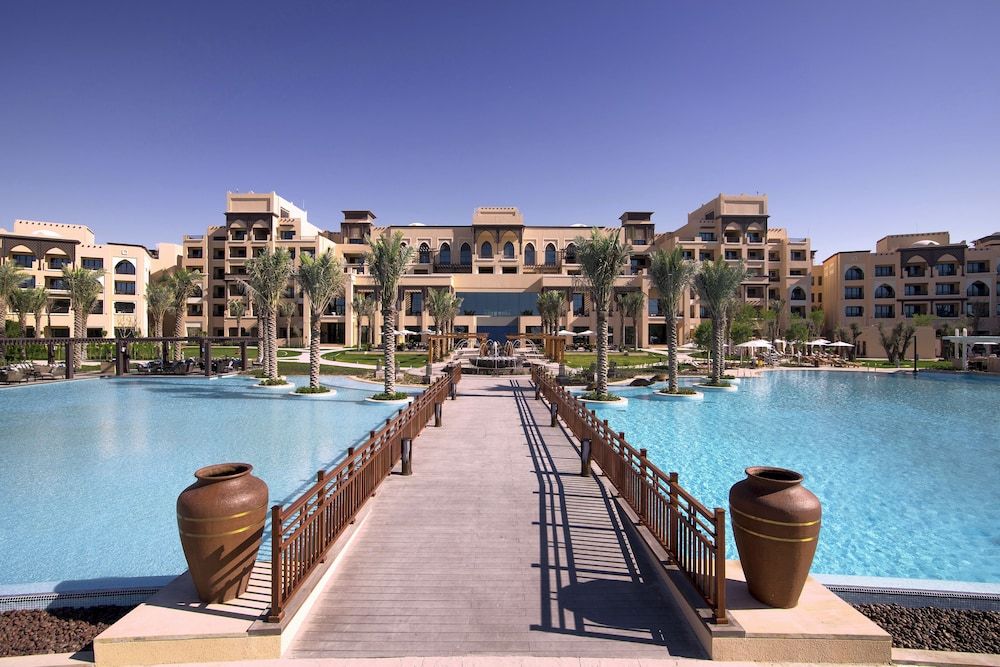 Saadiyat Rotana Resort & Villas 1