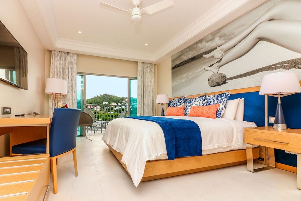 Harbor Club St. Lucia, Curio Collection by Hilton 3