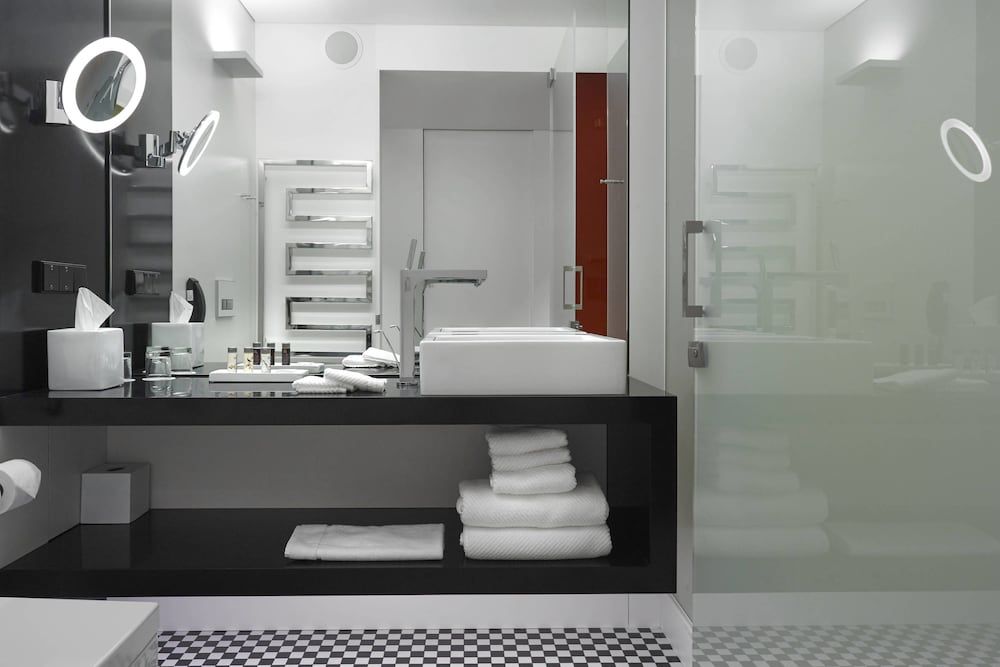 Renaissance Warsaw Airport Hotel, An Marriott Inte 2