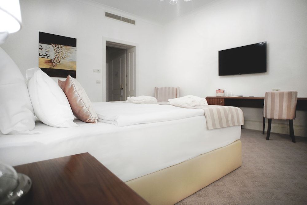 Le Premier Boutique Hotel 3