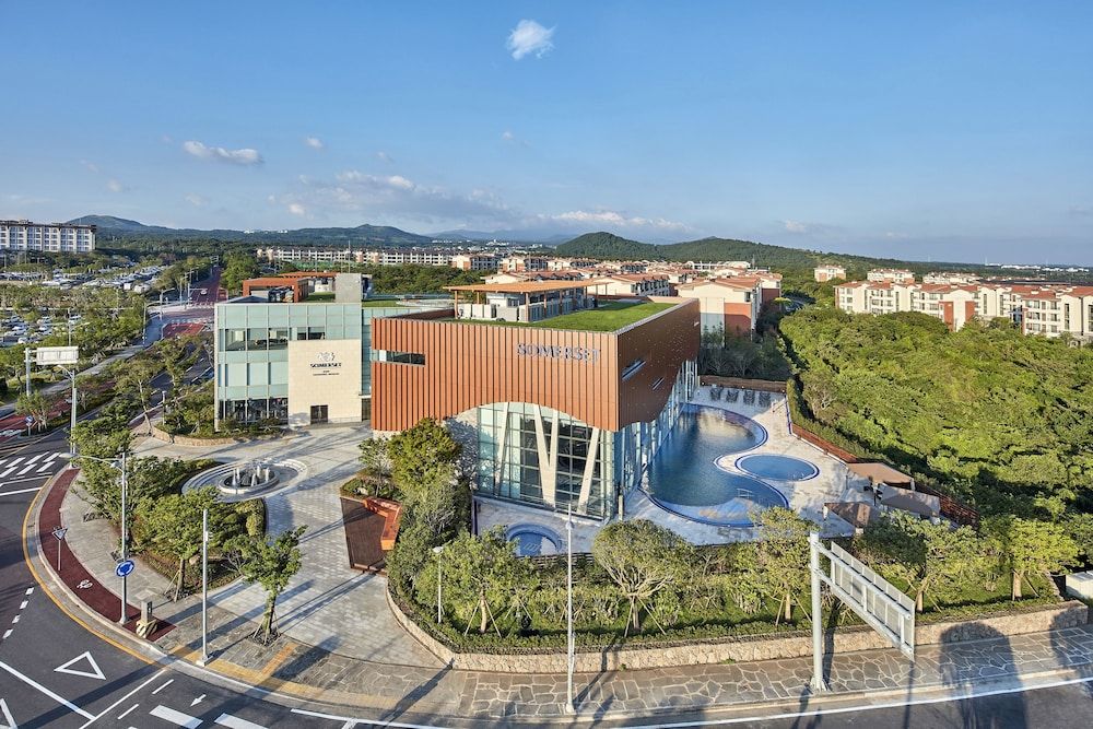 Somerset Jeju Shinhwa World 1