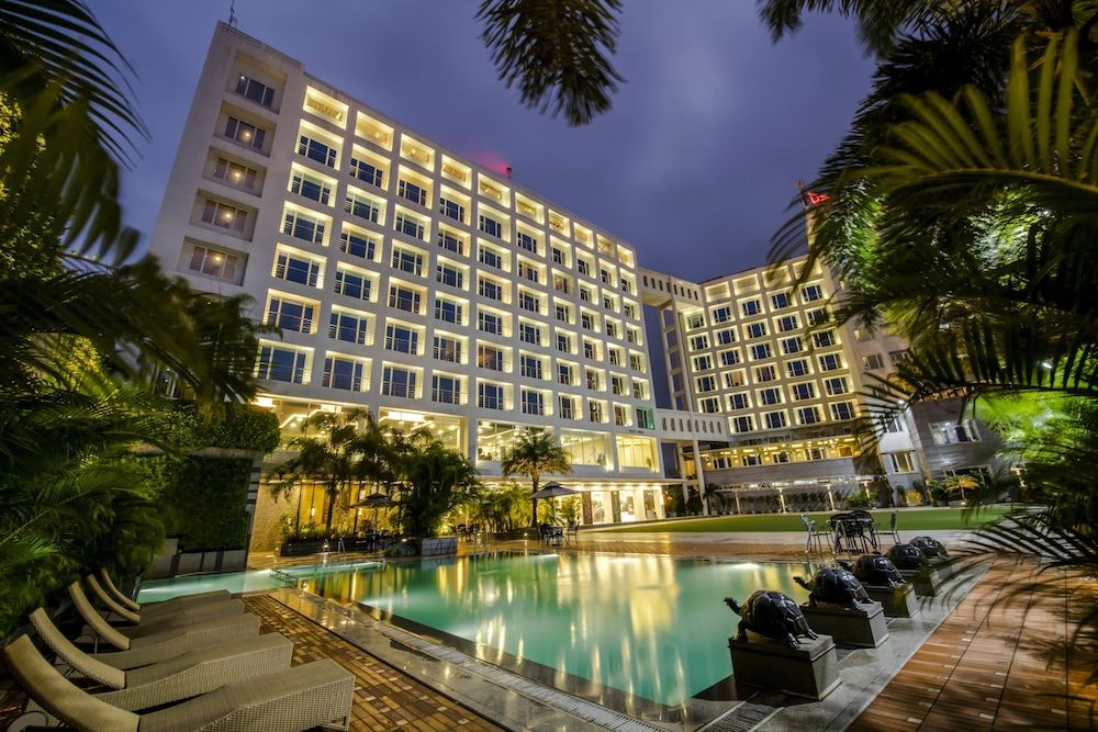 Express Inn The Business Luxury Hotel 1