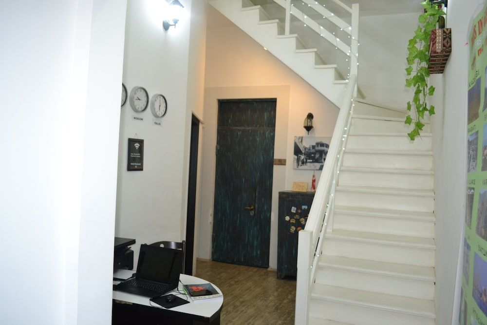 Rustaveli 36 Hotel 3