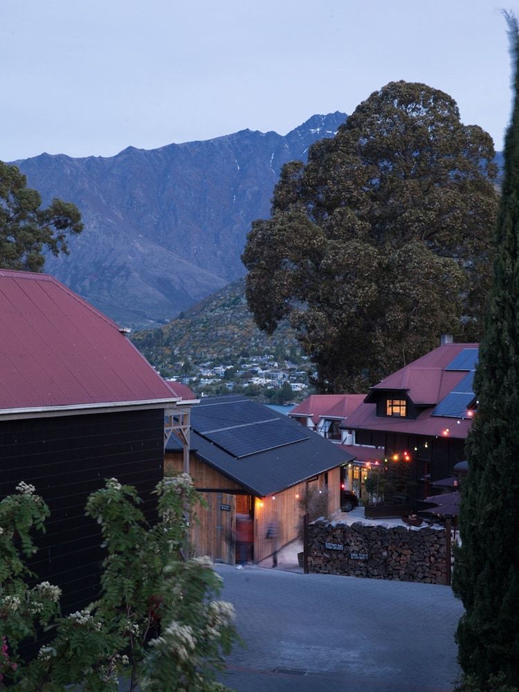 Sherwood Queenstown 3