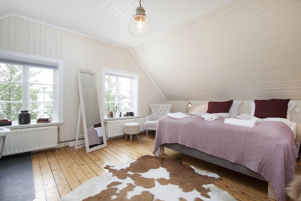 SKYR Guesthouse