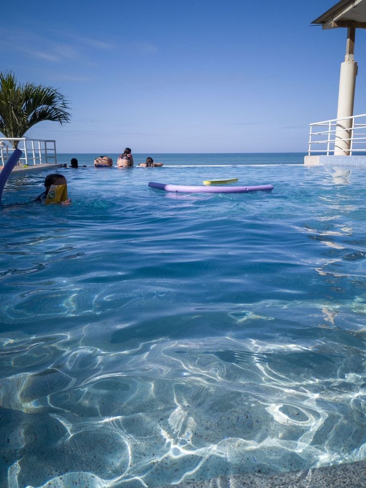 Mantahost Hotel 5 étoiles à Manta