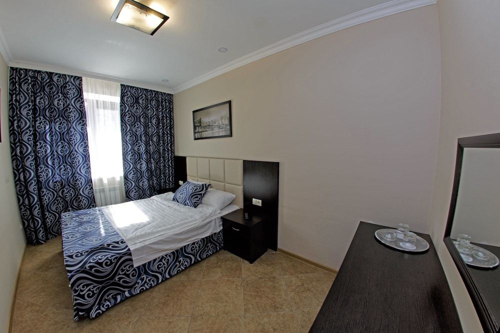 Marton Rokossovskogo 3