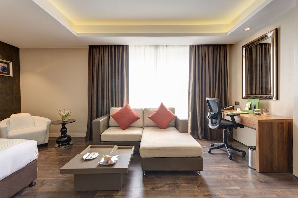 Holiday Inn Kolkata Airport 2