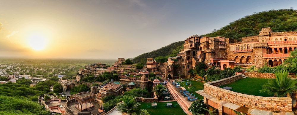 Neemrana Fort-Palace