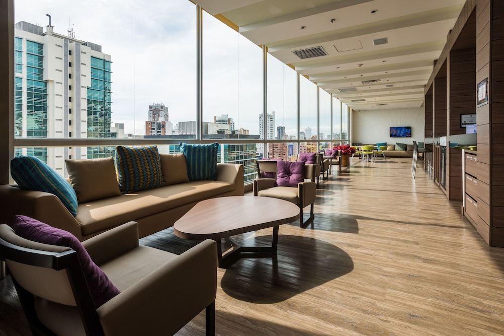 Hampton by Hilton Bucaramanga 2