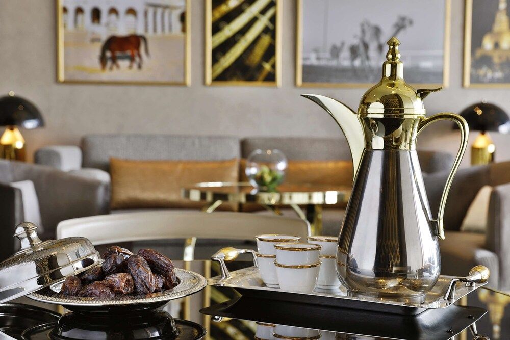 AlRayyan Hotel Doha, Curio Collection by Hilton 2