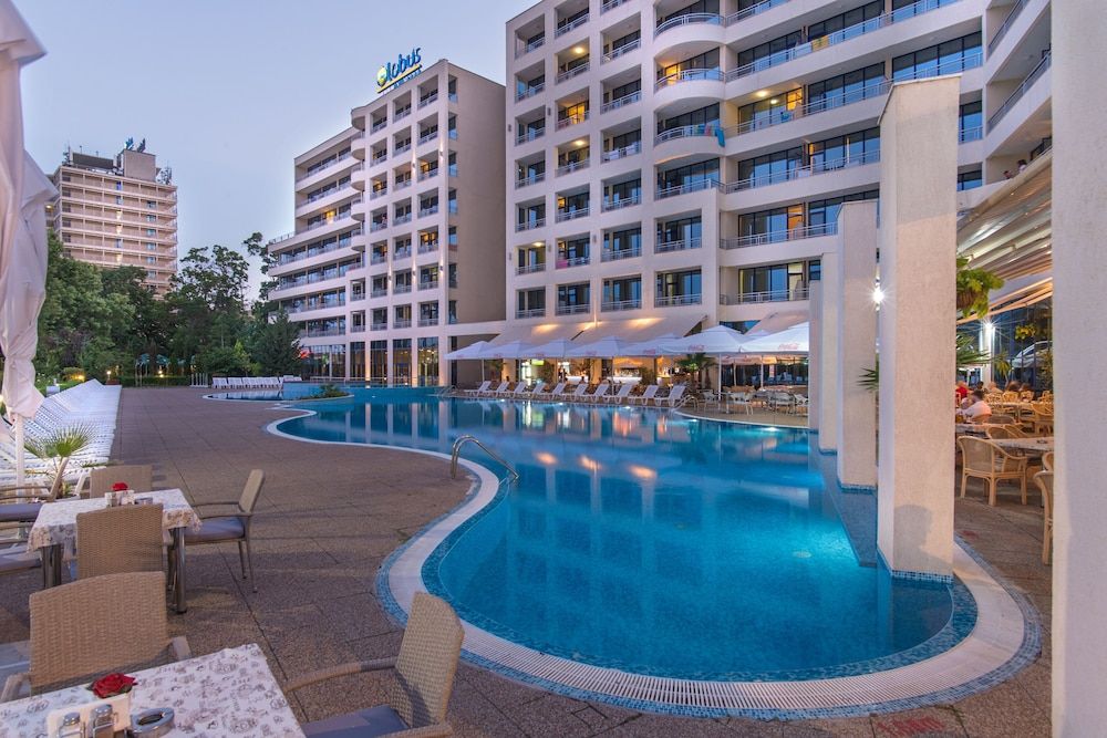 Hotel Globus - Half Board 1