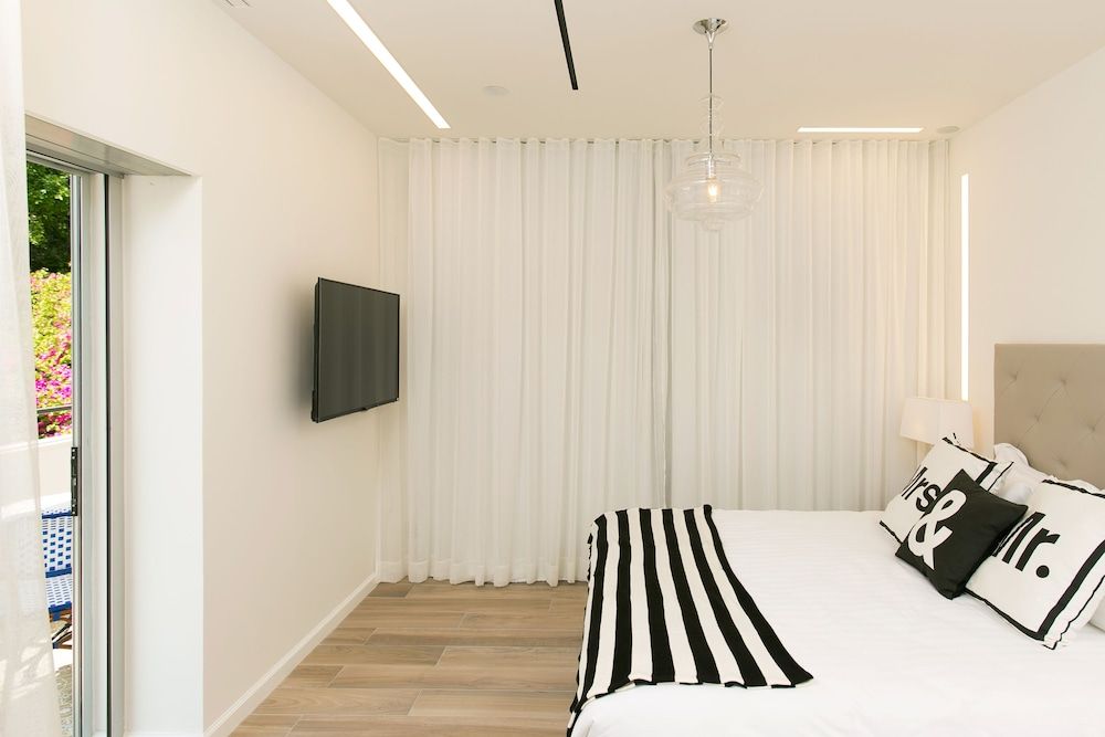 K Suites TLV By The Beach 2