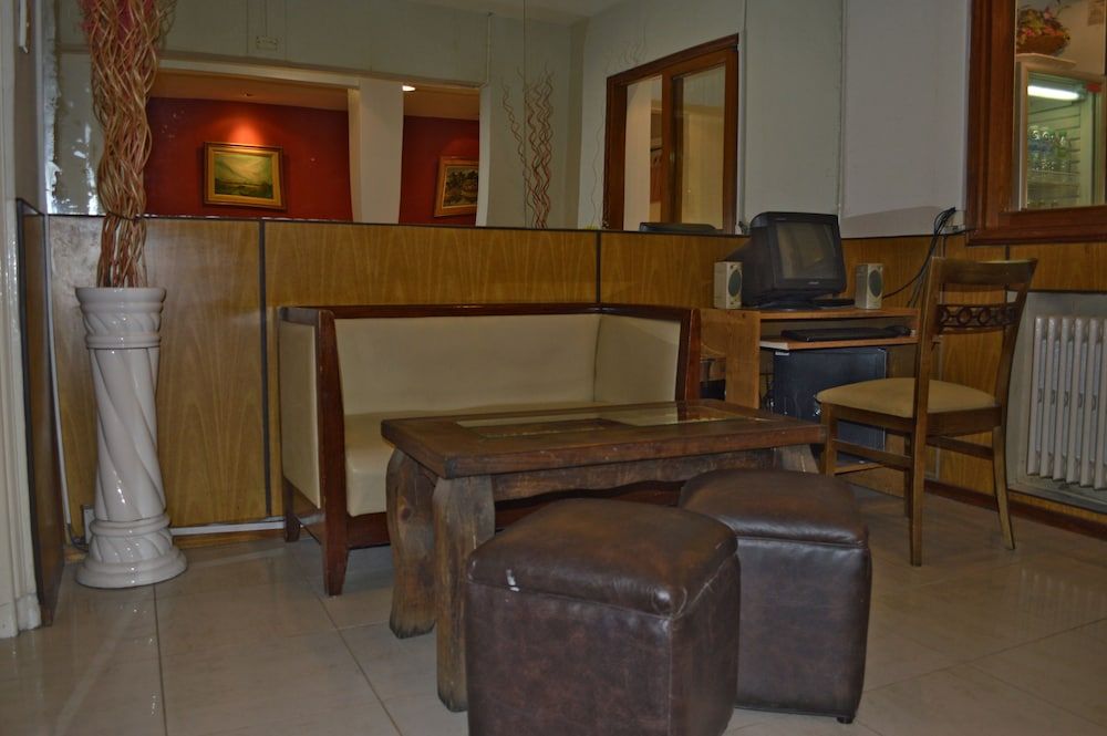 Hotel Petit 3